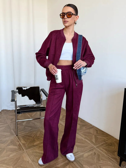 Chic and Style women's sporty lounge set with short jacket and wide pants