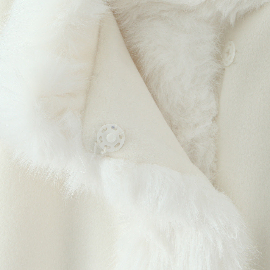 Dames élégante veste en fausse fourrure avec col doux et détails modernes Chic und Stil