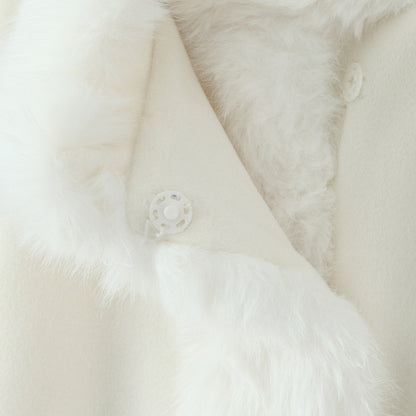 Dames élégante veste en fausse fourrure avec col doux et détails modernes Chic und Stil