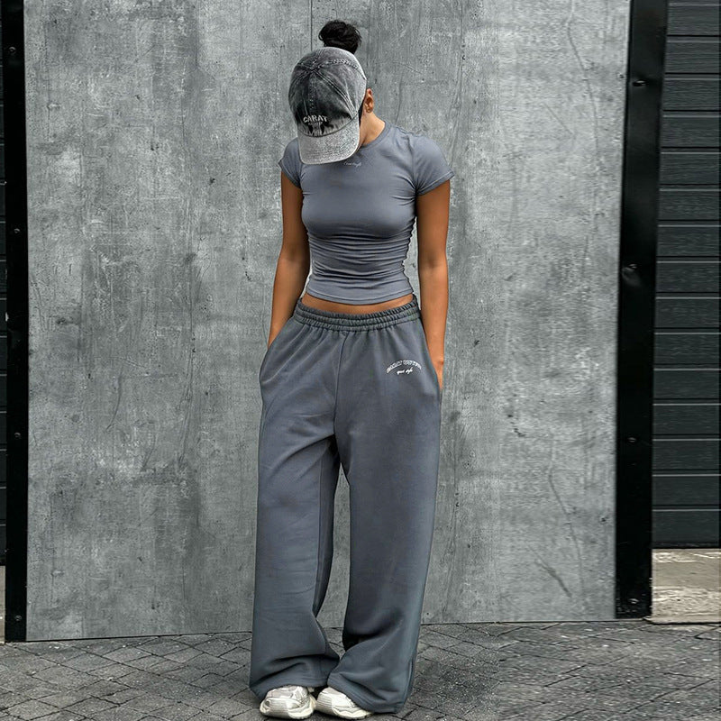Ladies Sporty Style Crop Fitness Top and Chic Relaxed Jogging Pants Set