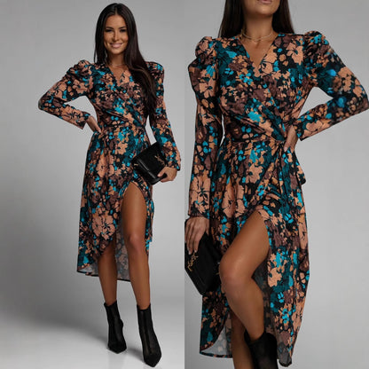 Women's Floral Print Wrap Dress with Elegant Slit Detail Chic und Stil