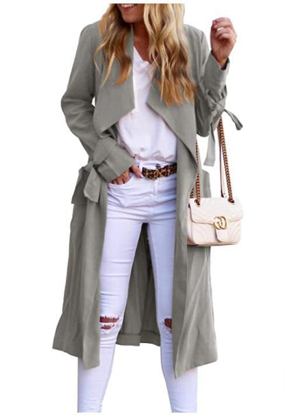 Fluid trench coat for women with tie belt and large collar Chic and Style