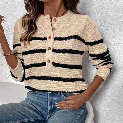 Pull en tricot à la mode pour dames avec patte de boutonnage et motif rayé Chic und Stil