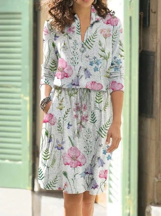 Robe chemise pour femmes avec motif floral et ceinture pratique à la taille Chic und Stil