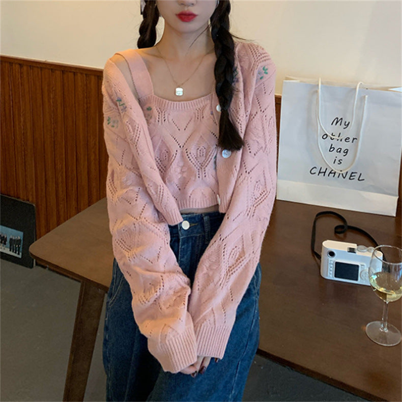 Dames gilet court en tricot avec accents floraux et motif ajouré Chic und Stil