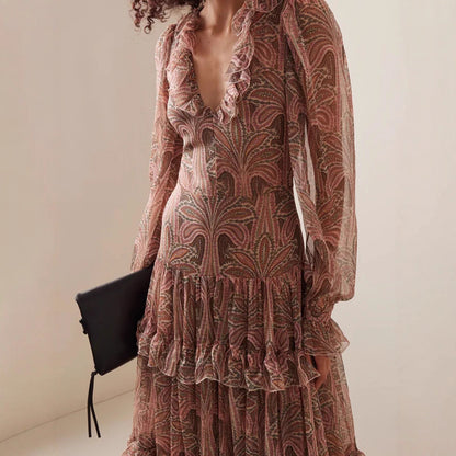 Robe maxi femme avec tissu orné de volants et décolleté en V élégant Chic und Stil