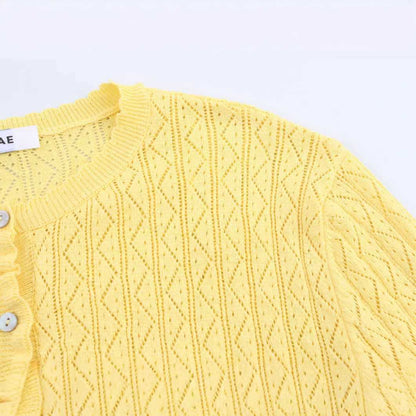 Dames fine cardigan avec motif en côtes et volants Chic und Stil