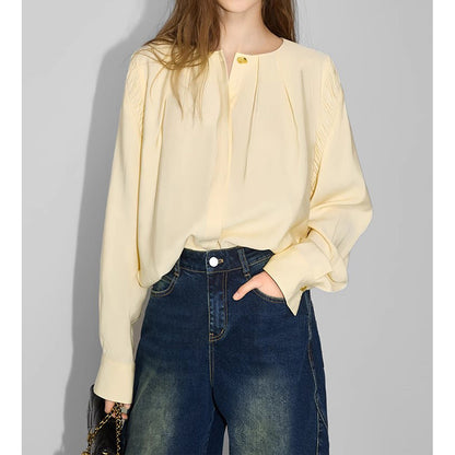 Blouse plissée pour femmes avec détail de bouton décoratif Chic und Stil