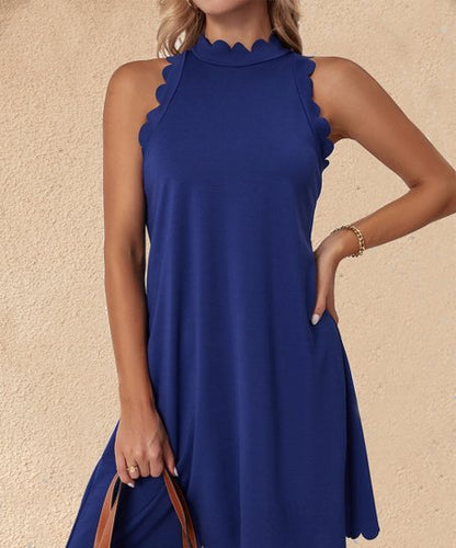 Robe sans manches pour femmes avec décolleté en scallop et coupe fluide Chic und Stil
