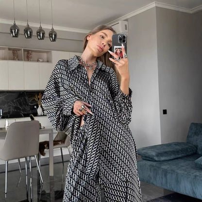 Chemisier à manches longues pour femmes avec imprimé graphique moderne et col montant élégant Chic und Stil