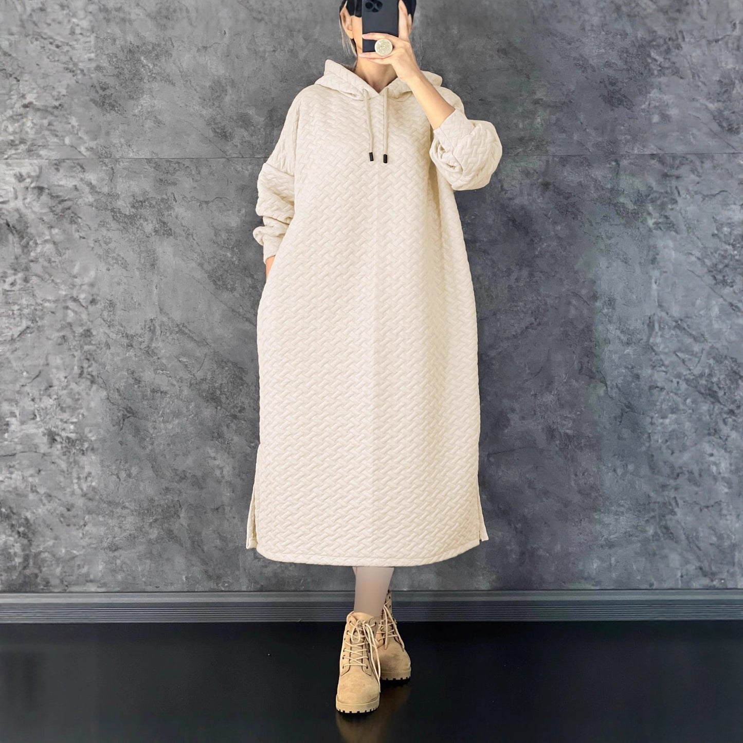 Robe sweat décontractée pour femmes avec capuche et fentes latérales Chic und Stil