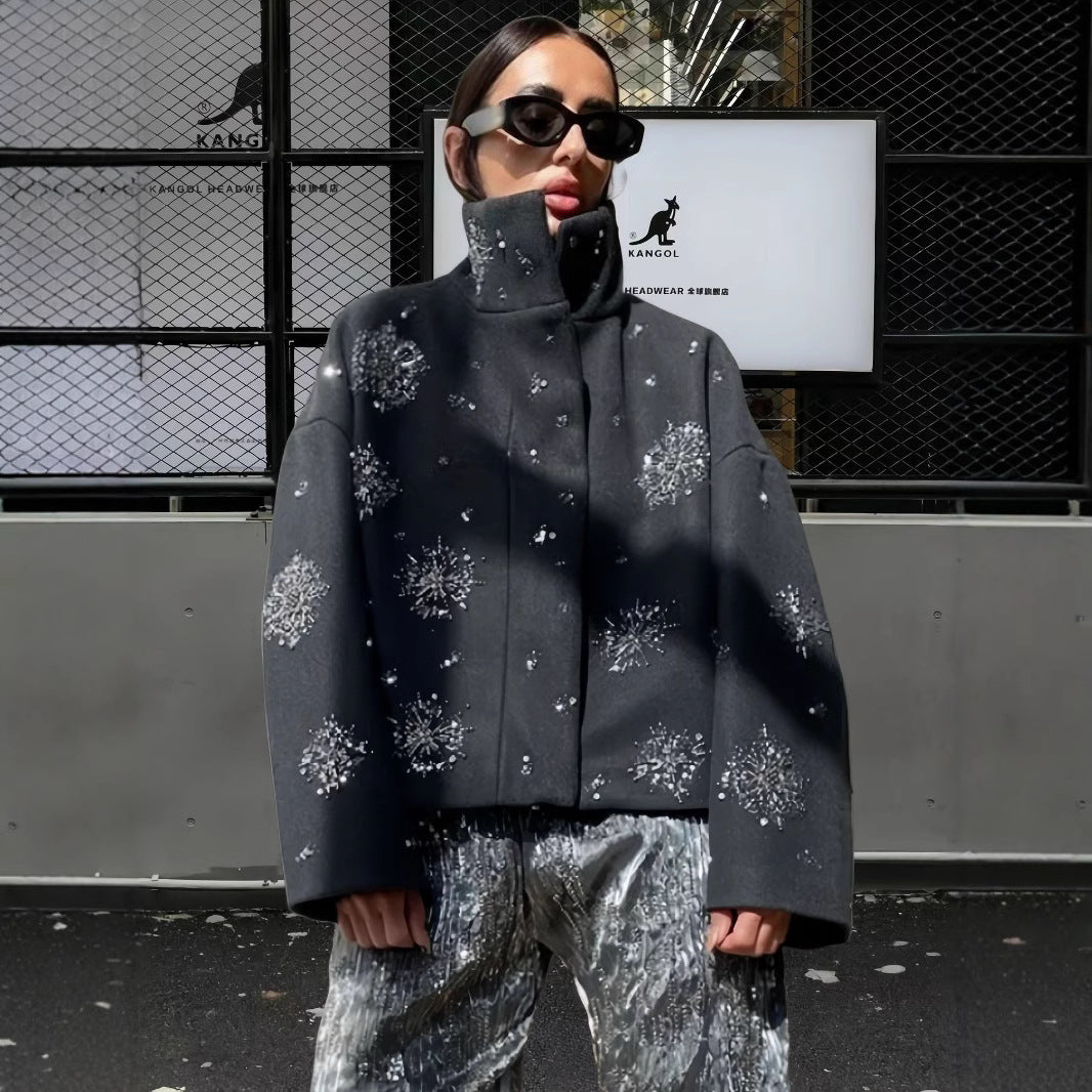 Dame Veste oversize tendance avec des appliqués scintillants Chic und Stil