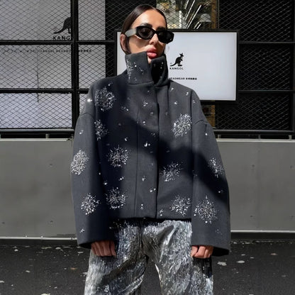 Dame Veste oversize tendance avec des appliqués scintillants Chic und Stil