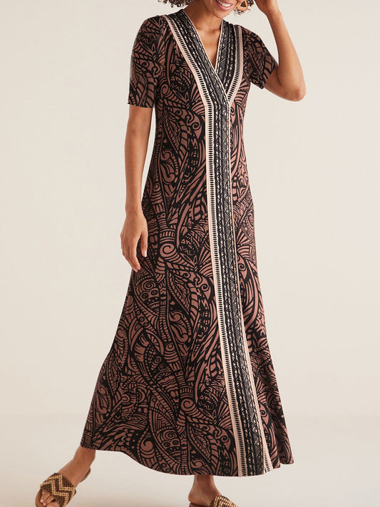 Robe maxi pour femmes avec un élégant design floral et une fermeture éclair pratique Chic und Stil