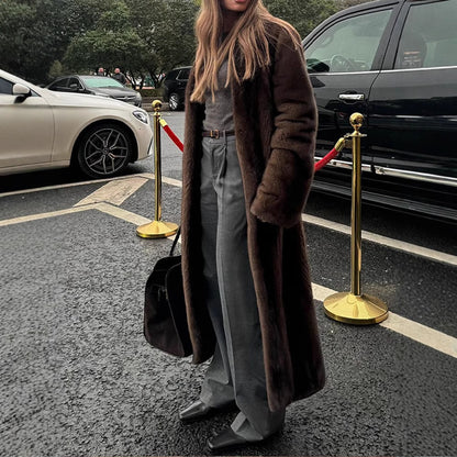 Dames élégant et moelleux long manteau en fausse fourrure Chic und Stil