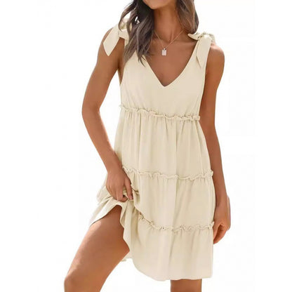 Robe décontractée pour femmes à décolleté en V avec des détails en volants et des bretelles réglables Chic und Stil