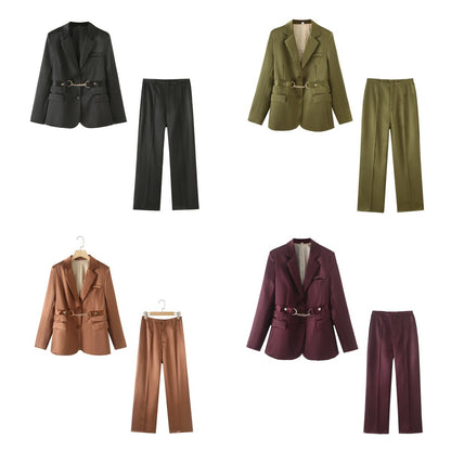 Dames ensemble blazer en satin élégant avec accent chaîne Chic und Stil