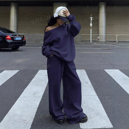 Ladies Oversized Sweatshirt and Relaxed Pants Chic and Style