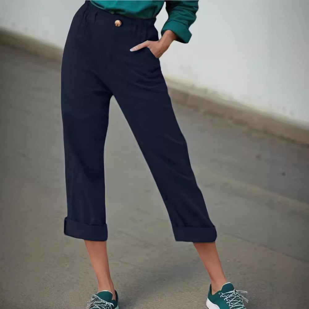 Elegant linen pants for women with wide legs and turned-up hem Chic und Stil