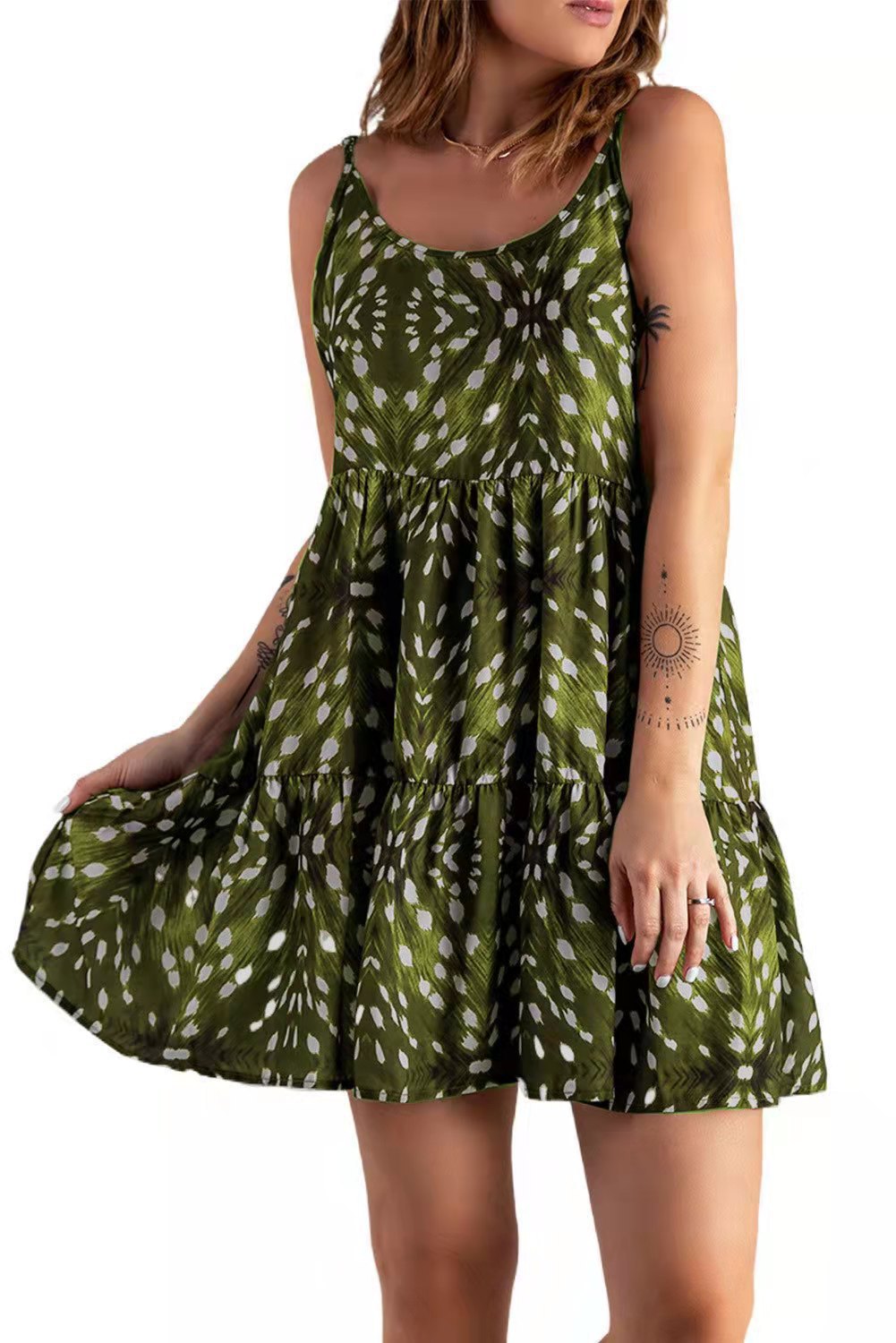 Robe de plage aérienne pour femmes avec un ourlet flottant et des détails raffinés Chic und Stil