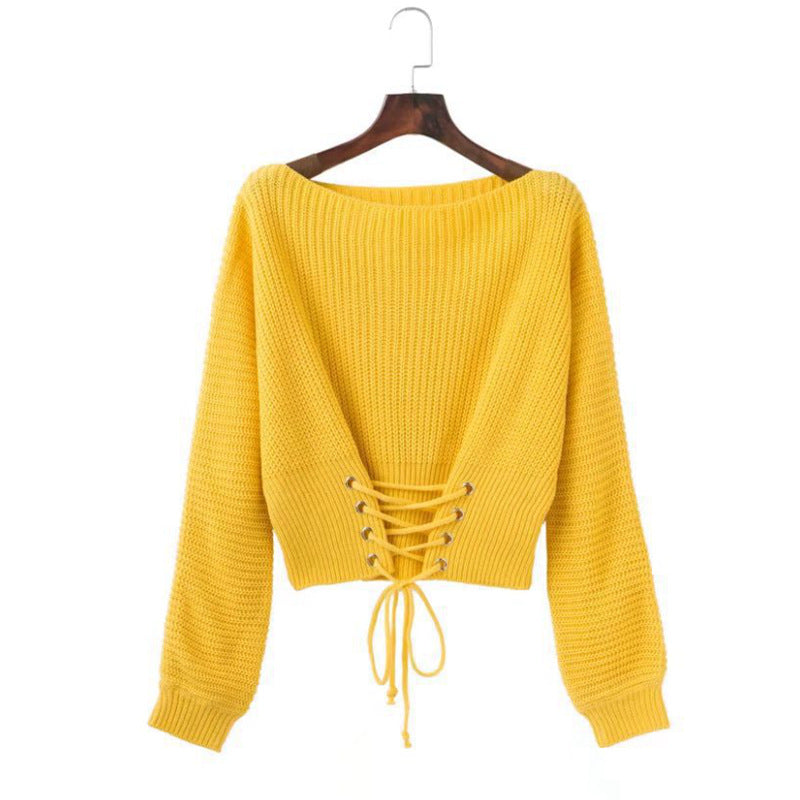 Casual knitted pullover for women with a deep V-neck and a decorative lace Chic und Stil