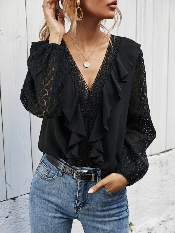 Blouse à volants pour femmes avec manches transparentes et délicats accents en dentelle Chic und Stil