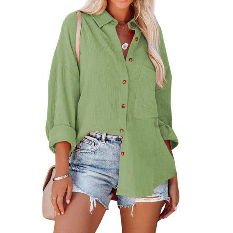 Chemise en chiffon pour femmes avec des manches larges et une poche poitrine pratique Chic und Stil