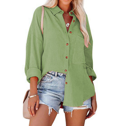 Chemise en chiffon pour femmes avec des manches larges et une poche poitrine pratique Chic und Stil