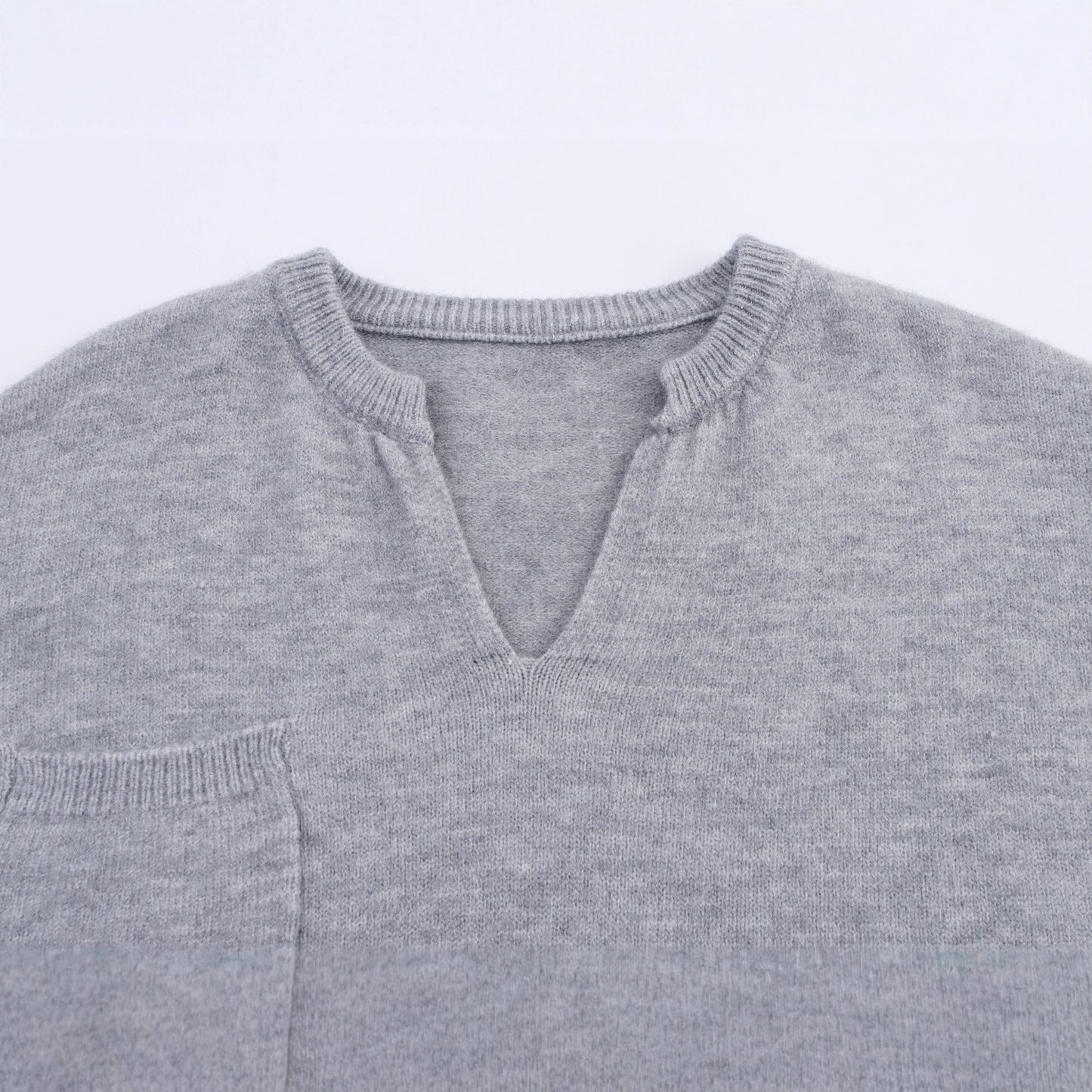 Dames ensemble confortable deux pièces avec décolleté en V et poche poitrine Chic und Stil