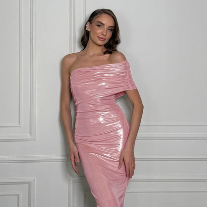 Robe de soirée volants épaules dénudées Chic und Stil