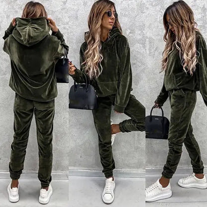 Women high-quality velvet lounge set with hoodie and comfortable pants Chic and Style
