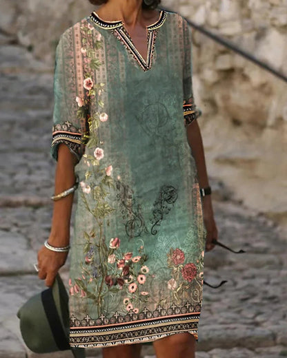 Robe d'été aérienne pour femmes avec design floral Chic und Stil
