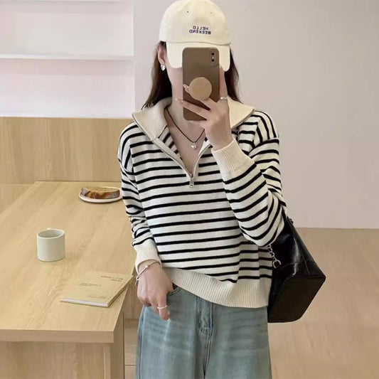 Pull en tricot pour femmes avec courte fermeture éclair et motif rayé tendance Chic und Stil