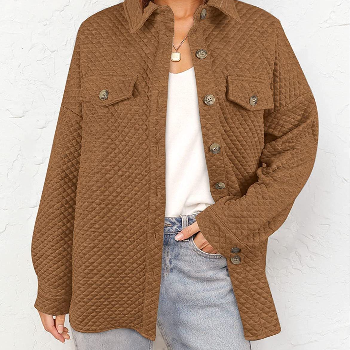 Dames grande taille veste matelassée avec poches et col classique Chic und Stil