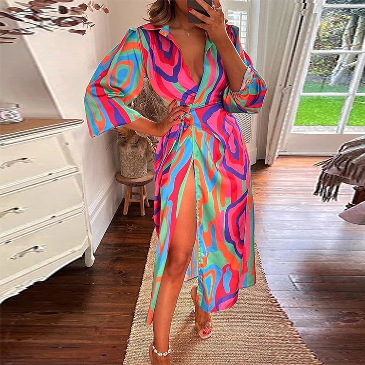 Robe maxi femme avec un élégant design floral et une fente flatteuse Chic und Stil