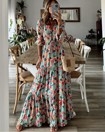 Robe maxi pour femmes avec un délicat motif cachemire et une élégante patte de boutonnage Chic und Stil