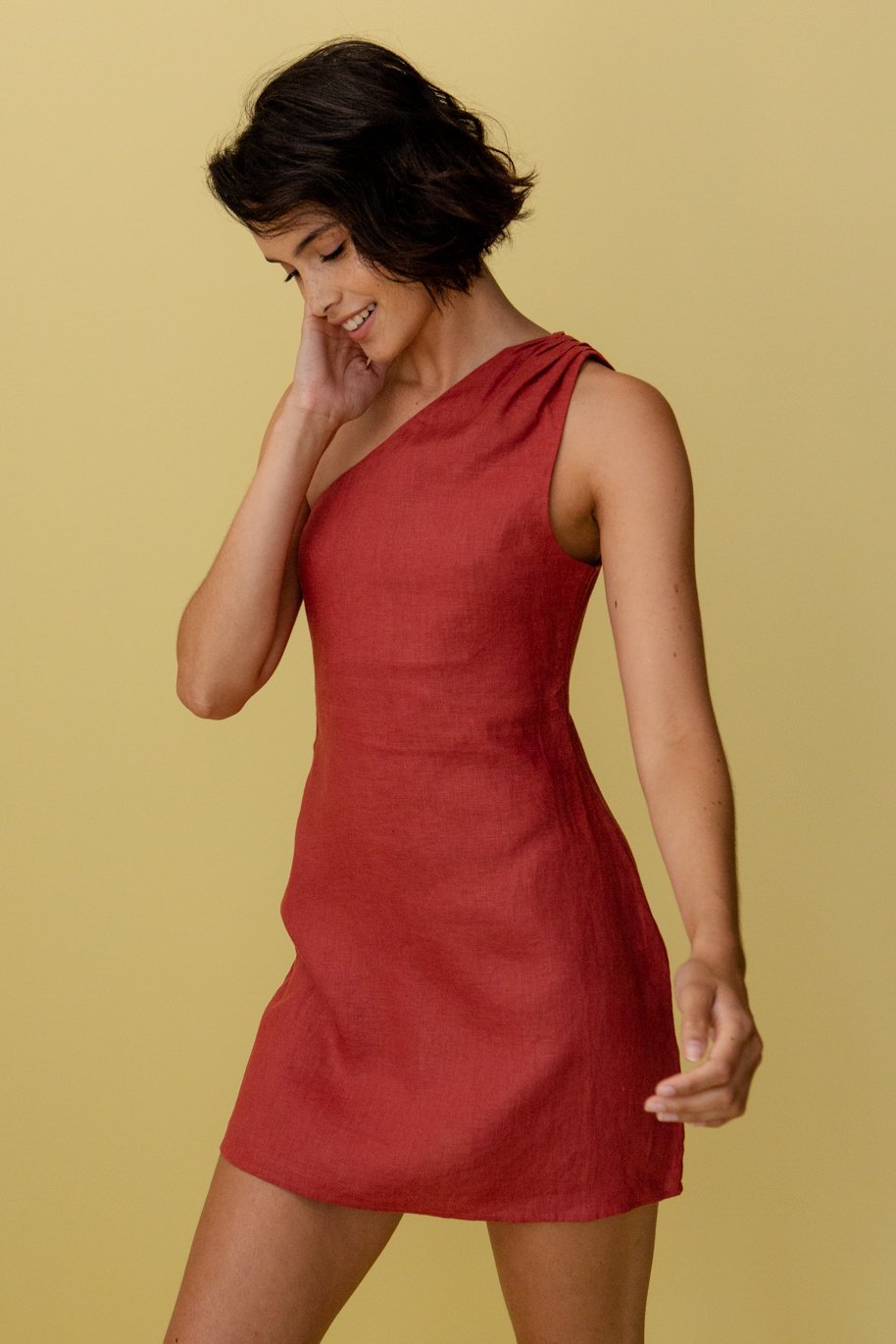 Robe d'été en lin asymétrique pour femmes Chic und Stil