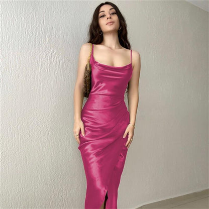 Robe maxi en satin pour dames avec une fente élégante et un décolleté séduisant Chic und Stil