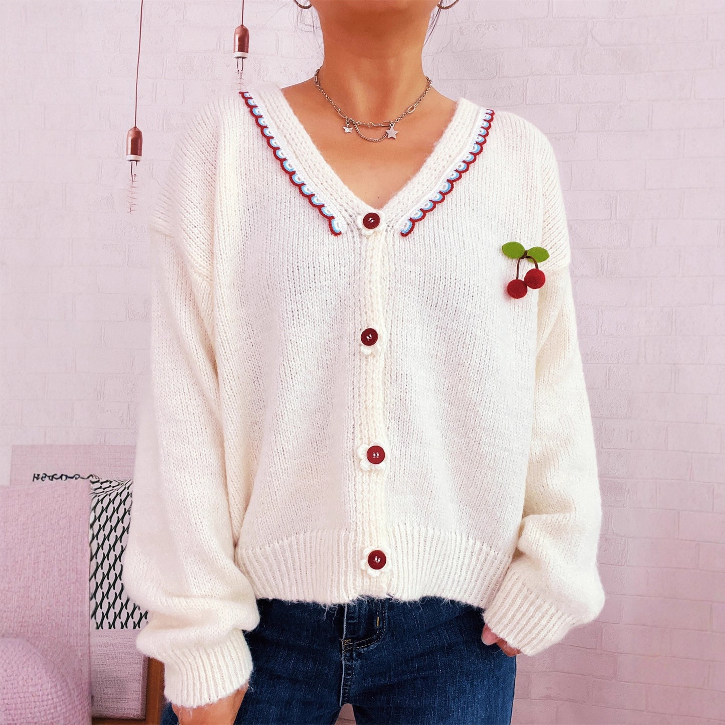 Women's playful vest with colorful button design and great comfort. Chic and stylish.