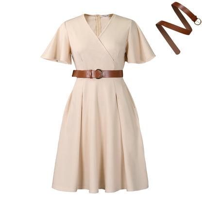 Robe portefeuille pour femmes avec une coupe flatteuse et une élégante ceinture à la taille Chic und Stil