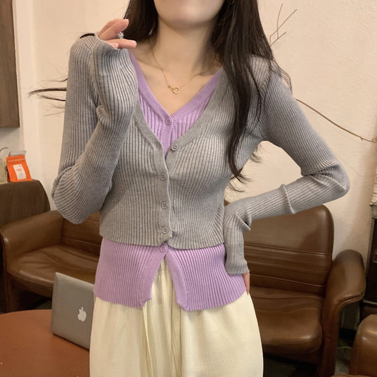 Dames Cardigan cropped avec motif à côtes fin et décolleté en V Chic und Stil