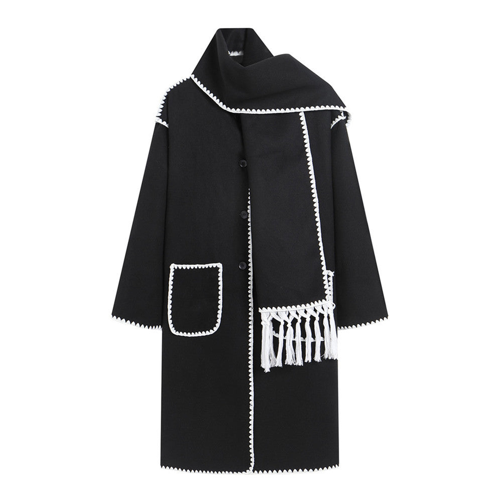 Elegant transitional coat for women with fringe embellishments Chic und Stil
