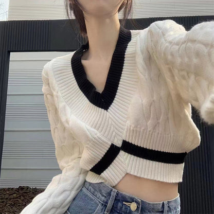 Dames pull cropped stylé avec décolleté en V et motif en losange Chic und Stil
