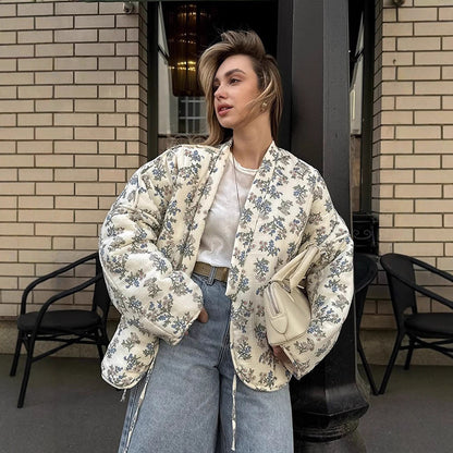 Cardigan matelassé pour dames en jacquard à motif floral Chic und Stil