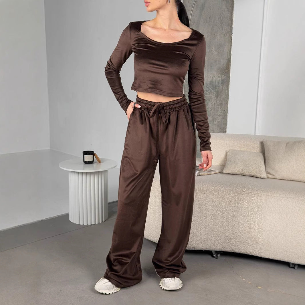 Chic and Stylish cropped long-sleeve t-shirt and trendy jogging pants set for ladies