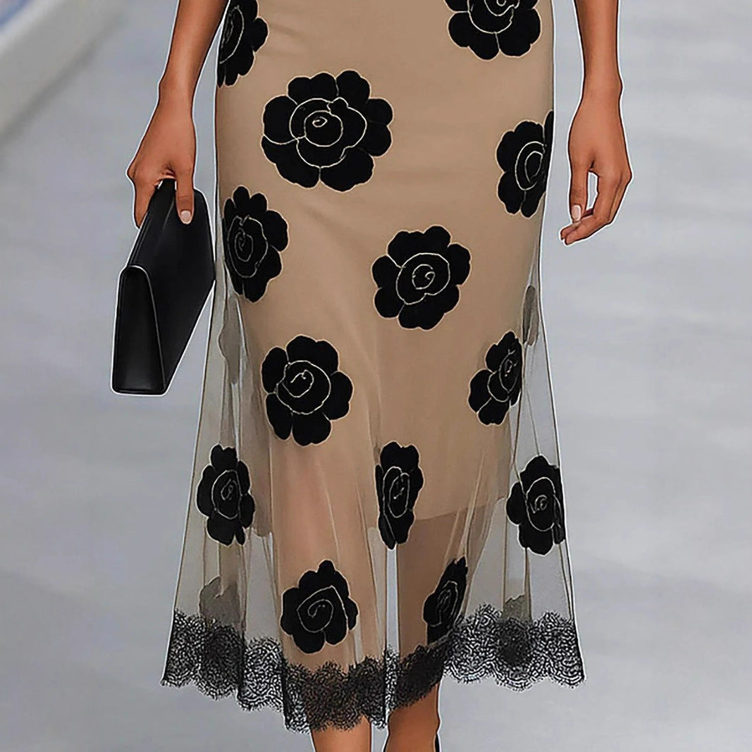 Dames Robe élégante avec des accents floraux et un ourlet transparent Chic und Stil