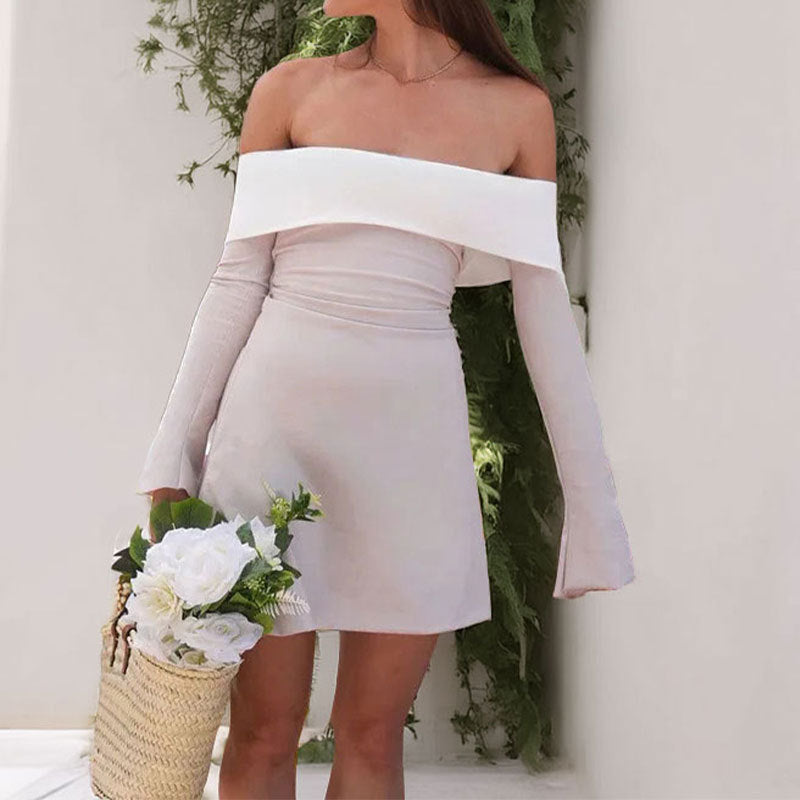 Robe mini sans épaules pour femmes avec des manches en trompette élégantes et une coupe cintrée Chic und Stil