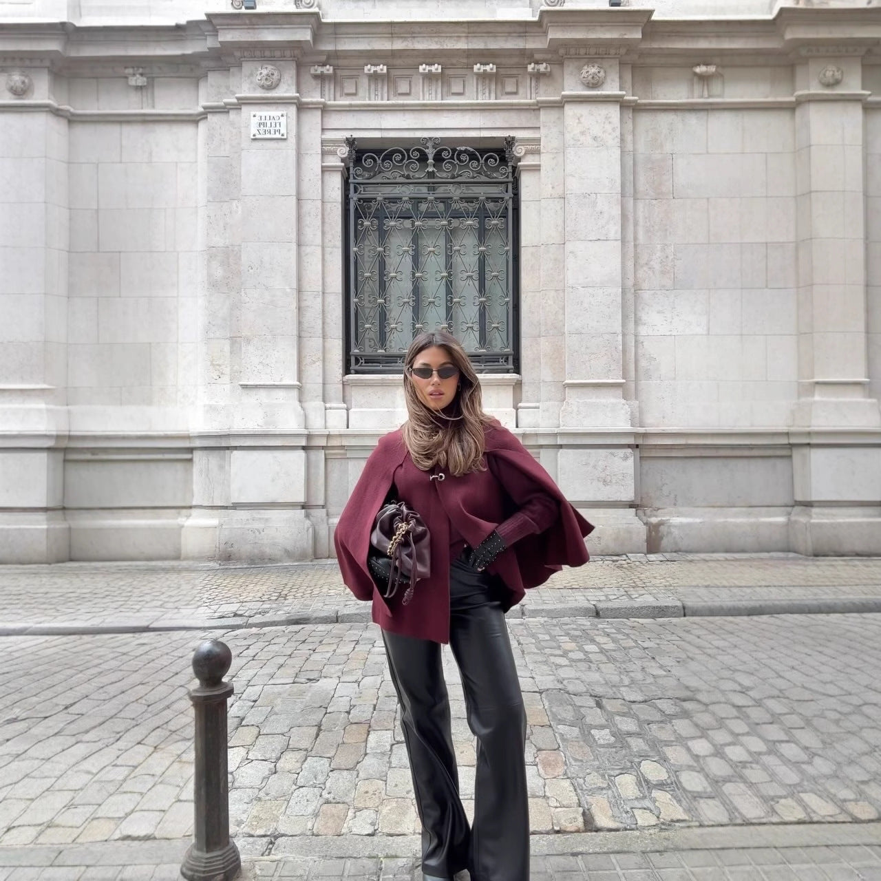 Dames Doudoune-Cape avec col contrasté et détails de bouton décoratifs Chic und Stil