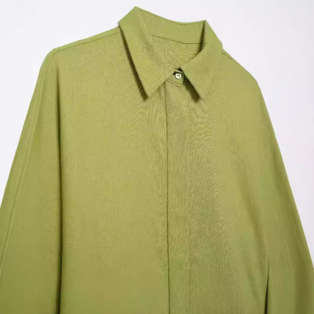 Chemise oversize décontractée pour femmes en mélange de coton léger avec des détails classiques Chic und Stil