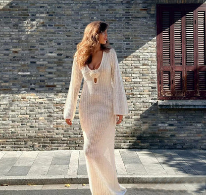 Robe maxi en tricot pour femmes avec décolleté en V profond et détail décoratif de bouton Chic und Stil